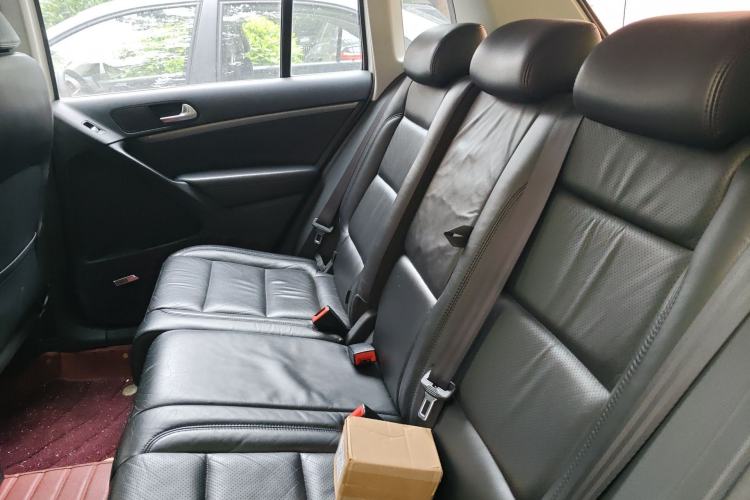Used Volkswagen Tiguan 2013 2.0 TSI Automatic All-Wheel Drive Luxury Edition Left Rear Seat