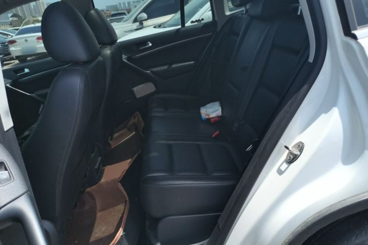 Used Volkswagen Tiguan 2013 1.8 TSI Automatic All-Wheel Drive Luxury Model Left Rear Seat
