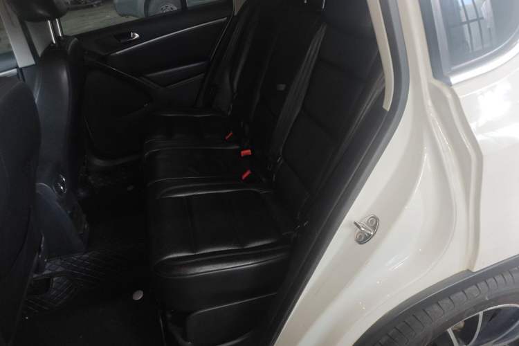 Used Volkswagen Tiguan 2013 1.8 TSI Automatic All-Wheel Drive Luxury Model Left Rear Seat