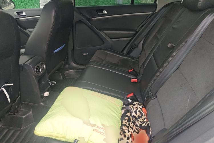 Used Volkswagen Tiguan 2013 2.0 TSI Automatic All-Wheel-Drive Flagship Edition Left Rear Seat
