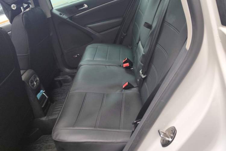 Used Volkswagen Tiguan 2013 2.0 TSI Automatic All-Wheel-Drive Flagship Edition Left Rear Seat