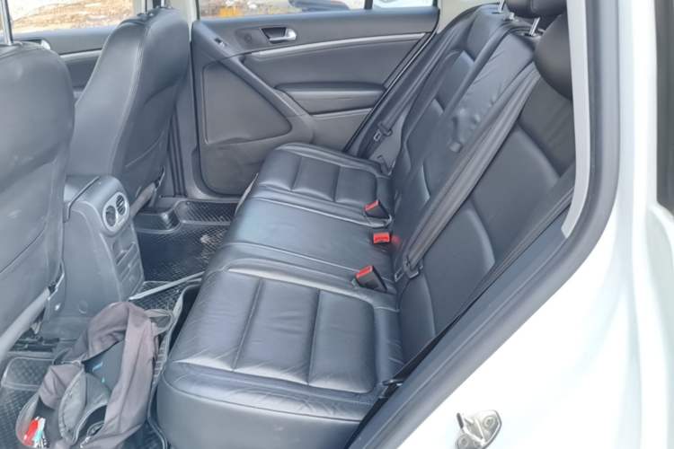 Used Volkswagen Tiguan 2013 1.8 TSI Automatic All-Wheel Drive Luxury Model Left Rear Seat