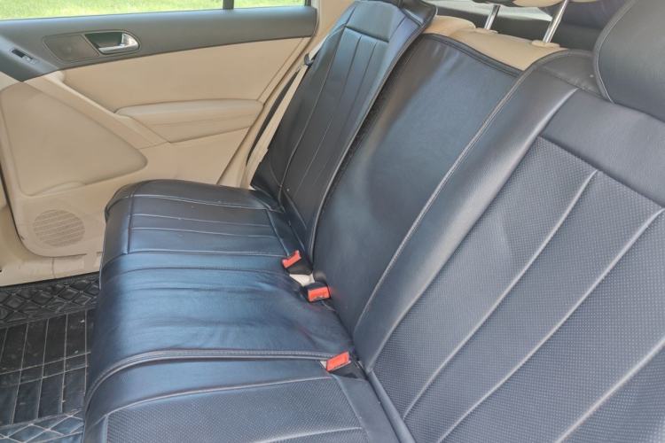 Used Volkswagen Tiguan 2013 1.8TSI Manual Two-Wheel Drive Trend Edition Left Rear Seat