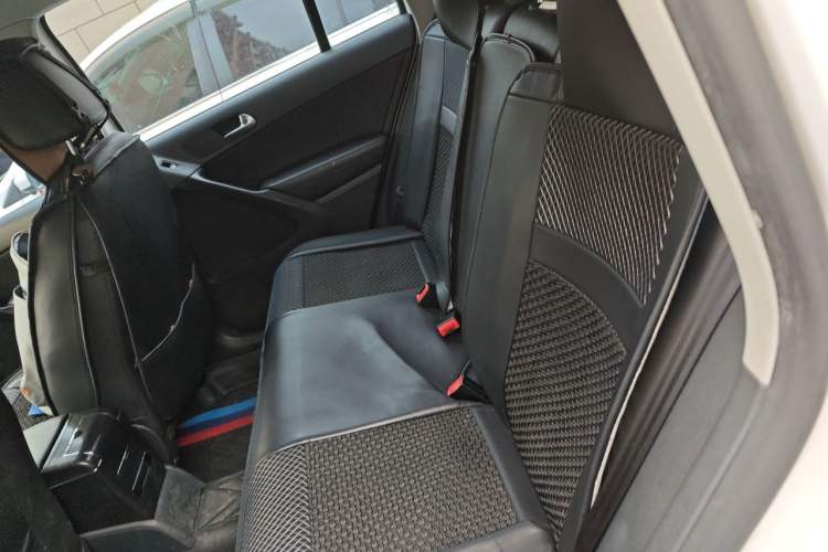 Used Volkswagen Tiguan 2013 1.8TSI Automatic Two-Wheel Drive Trend Edition Left Rear Seat