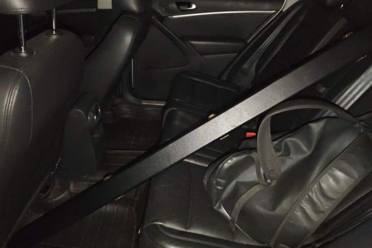 Used Volkswagen Tiguan 2013 1.8 TSI Automatic All-Wheel Drive Luxury Model Left Rear Seat
