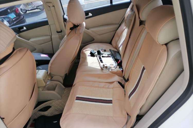 Used Volkswagen Tiguan 2013 1.8TSI Manual Two-Wheel Drive Trend Edition Left Rear Seat