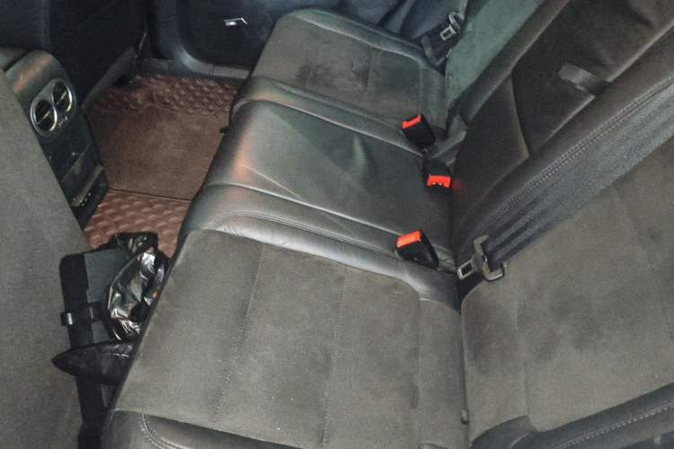Used Volkswagen Tiguan 2013 2.0 TSI Automatic All-Wheel-Drive Flagship Edition Left Rear Seat