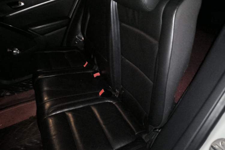 Used Volkswagen Tiguan 2013 1.8 TSI Automatic All-Wheel Drive Luxury Model Left Rear Seat