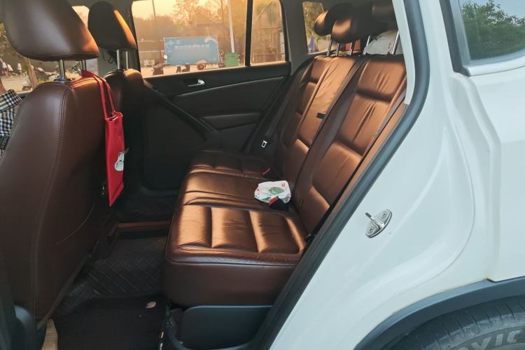 Used Volkswagen Tiguan 2013 1.8 TSI Automatic All-Wheel Drive Luxury Model Left Rear Seat