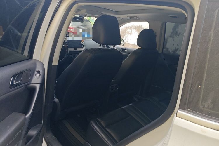 Used Volkswagen Tiguan 2013 1.8 TSI Automatic All-Wheel Drive Luxury Model Left Rear Seat