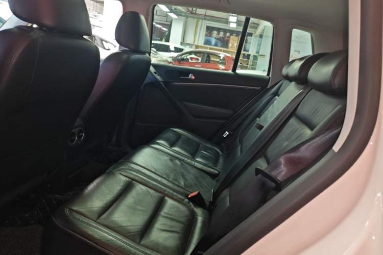 Used Volkswagen Tiguan 2013 1.8 TSI Automatic All-Wheel Drive Luxury Model Left Rear Seat