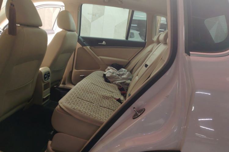 Used Volkswagen Tiguan 2013 2.0 TSI Automatic All-Wheel-Drive Flagship Edition Left Rear Seat