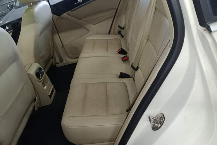 Used Volkswagen Tiguan 2013 2.0 TSI Automatic All-Wheel Drive Luxury Edition Left Rear Seat