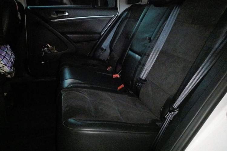 Used Volkswagen Tiguan 2013 2.0 TSI Automatic All-Wheel-Drive Flagship Edition Left Rear Seat