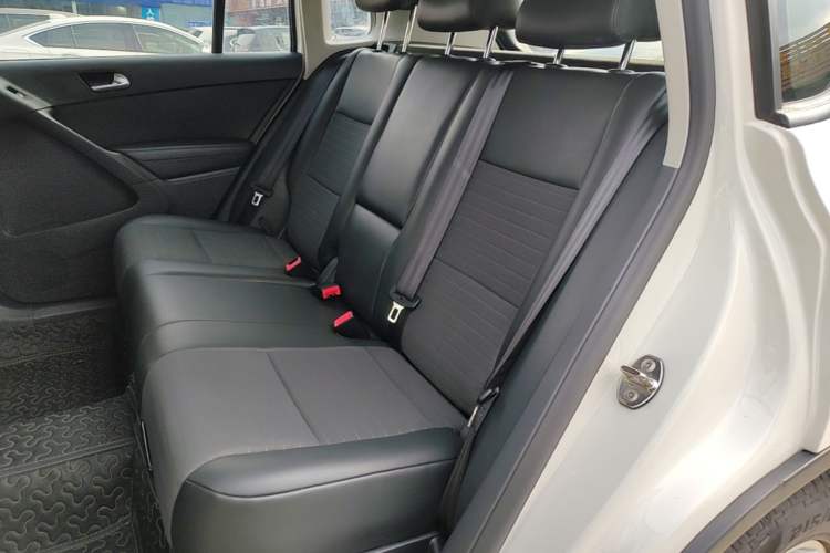 Used Volkswagen Tiguan 2013 1.8TSI Automatic Two-Wheel Drive Trend Edition Left Rear Seat