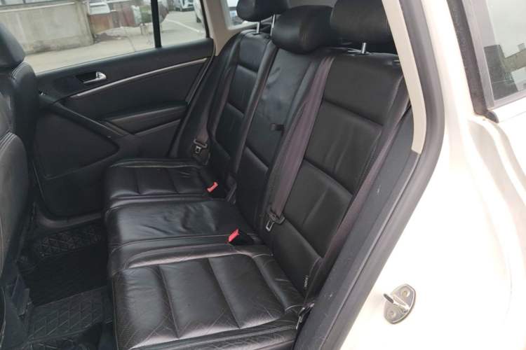 Used Volkswagen Tiguan 2013 1.8 TSI Automatic All-Wheel Drive Luxury Model Left Rear Seat