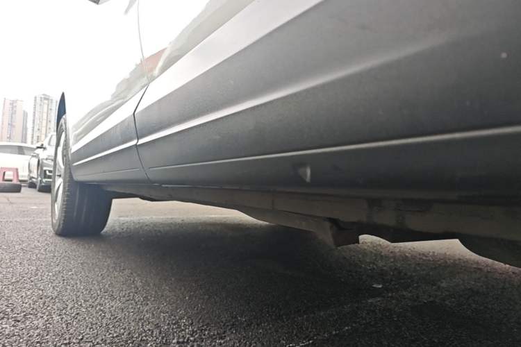 Used Volkswagen Tiguan 2013 1.8 TSI Automatic Two-Wheel Drive Comfort Edition Left Side Sill