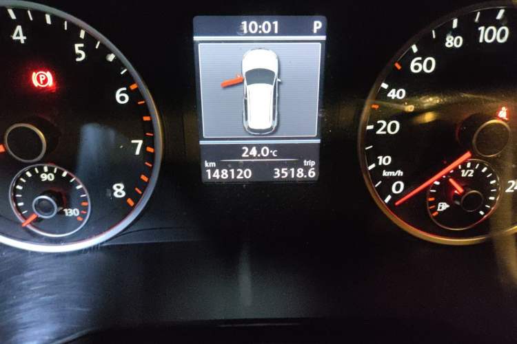 Used Volkswagen Tiguan 2013 2.0 TSI Automatic All-Wheel-Drive Flagship Edition Odometer Close Up