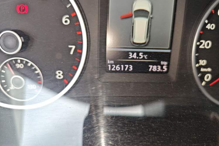 Used Volkswagen Tiguan 2013 2.0 TSI Automatic All-Wheel Drive Luxury Edition Odometer Close Up