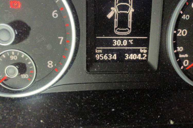 Used Volkswagen Tiguan 2013 1.8TSI Automatic All-Wheel-Drive Comfort Edition Odometer Close Up