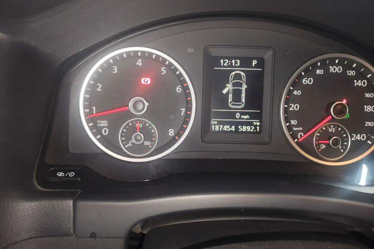 Used Volkswagen Tiguan 2013 1.8 TSI Automatic Two-Wheel Drive Comfort Edition Odometer Close Up