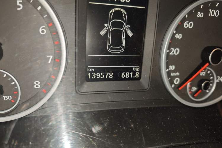 Used Volkswagen Tiguan 2013 1.8 TSI Automatic Two-Wheel Drive Comfort Edition Odometer Close Up