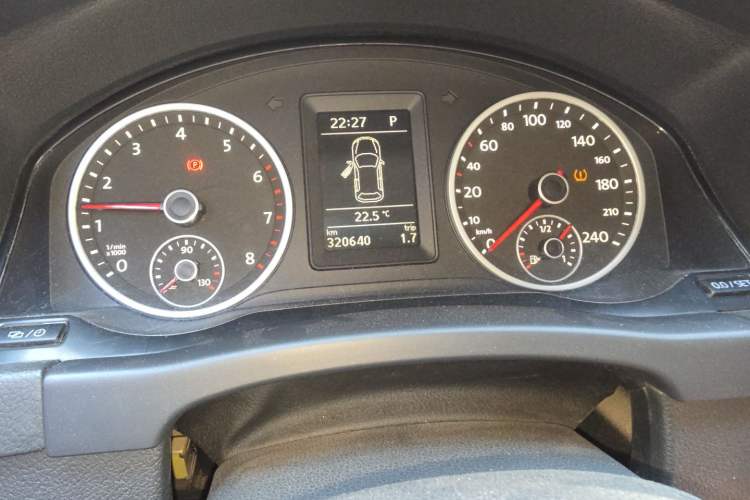 Used Volkswagen Tiguan 2013 1.8 TSI Automatic Two-Wheel Drive Comfort Edition Odometer Close Up