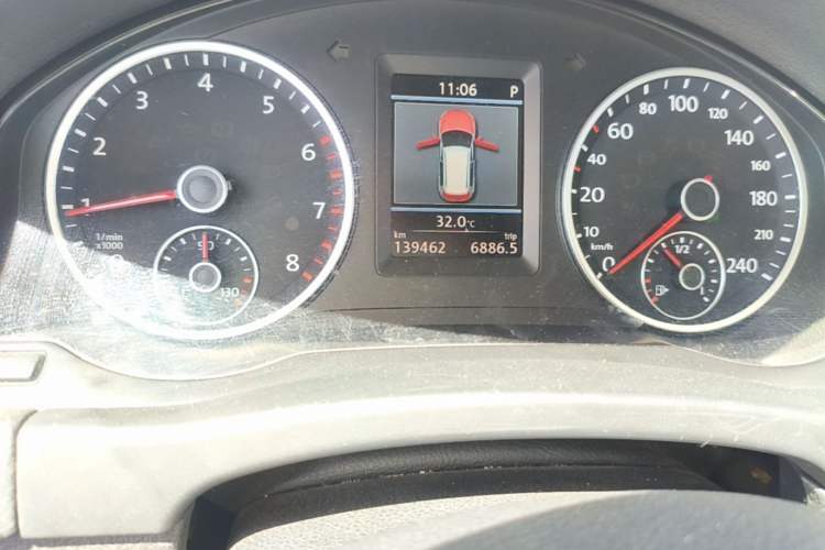 Used Volkswagen Tiguan  Odometer Close Up