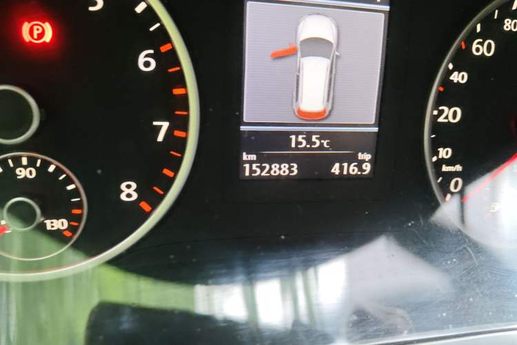 Used Volkswagen Tiguan 2013 2.0 TSI Automatic All-Wheel Drive Luxury Edition Odometer Close Up