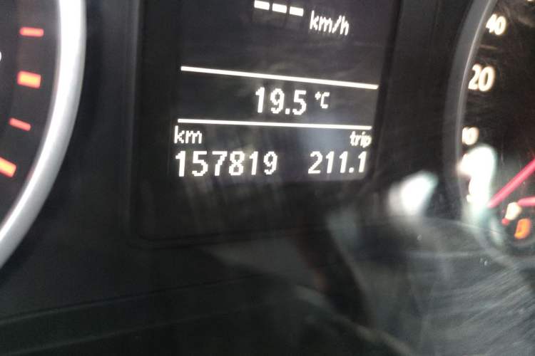 Used Volkswagen Tiguan 2013 1.4 TSI Manual Two-Wheel Drive BlueMotion Edition Odometer Close Up