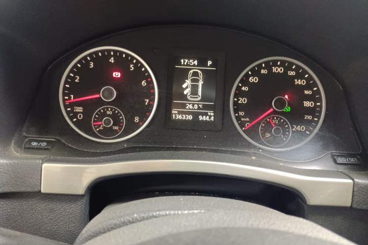 Used Volkswagen Tiguan 2013 1.8TSI Automatic Two-Wheel Drive Trend Edition Odometer Close Up