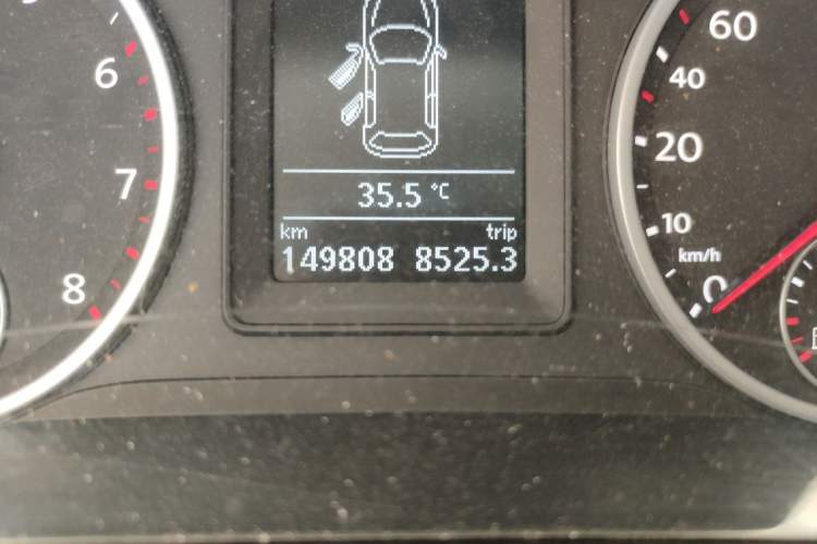 Used Volkswagen Tiguan 2013 1.8TSI Automatic Two-Wheel Drive Trend Edition Odometer Close Up
