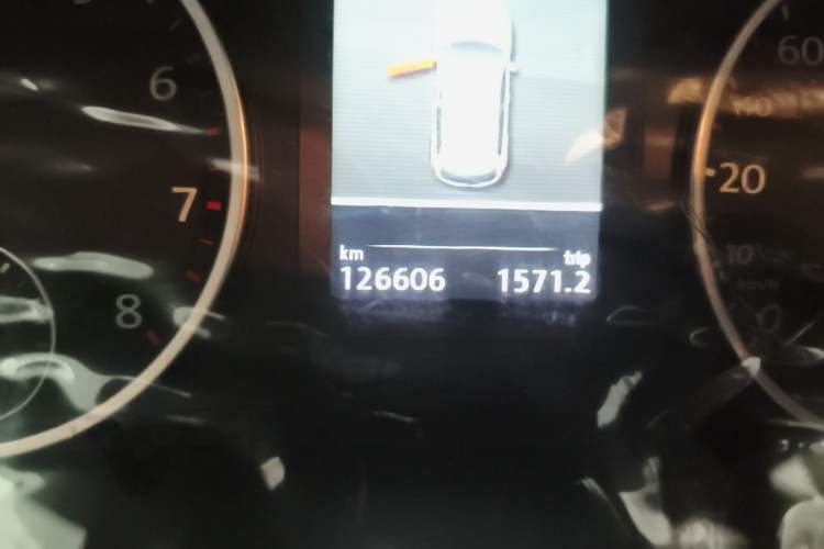 Used Volkswagen Tiguan 2013 1.8 TSI Automatic All-Wheel Drive Luxury Model Odometer Close Up