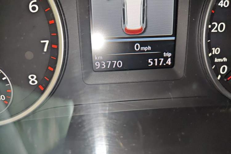 Used Volkswagen Tiguan 2013 2.0 TSI Automatic All-Wheel-Drive Flagship Edition Odometer Close Up