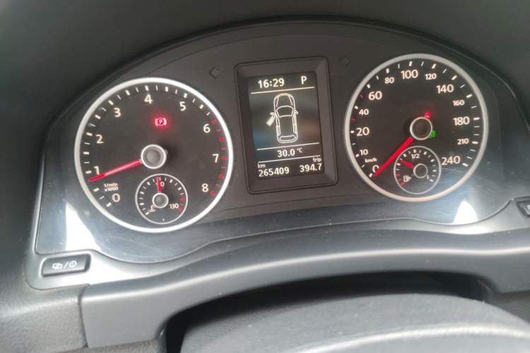 Used Volkswagen Tiguan 2013 1.8 TSI Automatic Two-Wheel Drive Comfort Edition Odometer Close Up