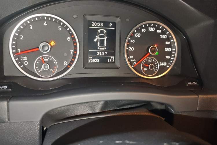Used Volkswagen Tiguan 2013 1.8 TSI Automatic Two-Wheel Drive Comfort Edition Odometer Close Up