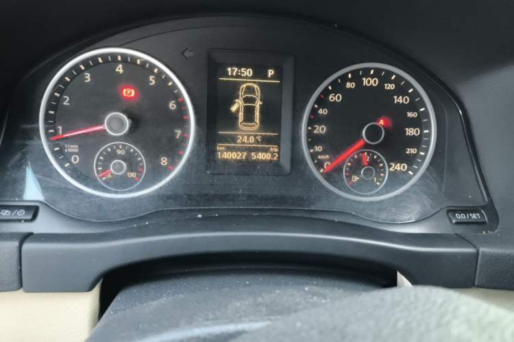 Used Volkswagen Tiguan 2013 1.8TSI Automatic Two-Wheel Drive Trend Edition Odometer Close Up