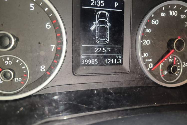 Used Volkswagen Tiguan 2013 1.8 TSI Automatic Two-Wheel Drive Comfort Edition Odometer Close Up