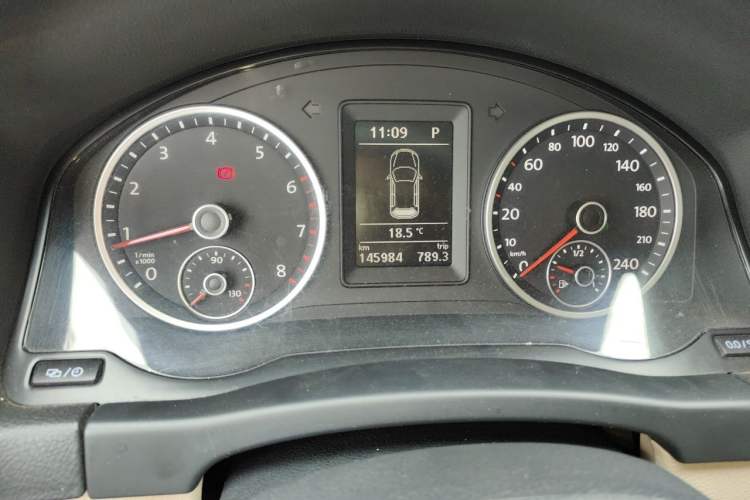 Used Volkswagen Tiguan 2013 1.8 TSI Automatic Two-Wheel Drive Comfort Edition Odometer Close Up