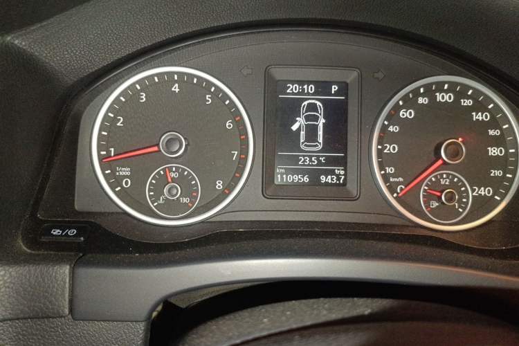 Used Volkswagen Tiguan 2013 1.8TSI Automatic All-Wheel-Drive Comfort Edition Odometer Close Up