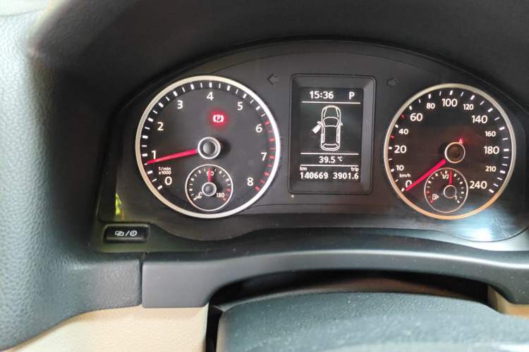 Used Volkswagen Tiguan 2013 1.8TSI Automatic Two-Wheel Drive Trend Edition Odometer Close Up