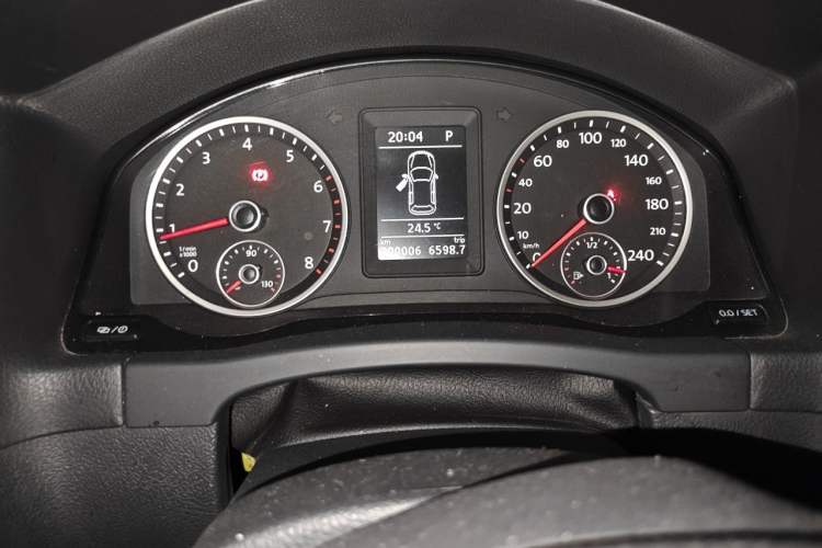 Used Volkswagen Tiguan 2013 1.8 TSI Automatic Two-Wheel Drive Comfort Edition Odometer Close Up