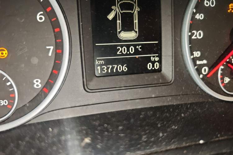 Used Volkswagen Tiguan 2013 1.8TSI Automatic Two-Wheel Drive Trend Edition Odometer Close Up