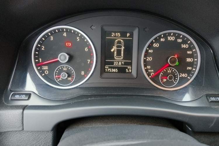 Used Volkswagen Tiguan 2013 1.8TSI Automatic All-Wheel-Drive Comfort Edition Odometer Close Up
