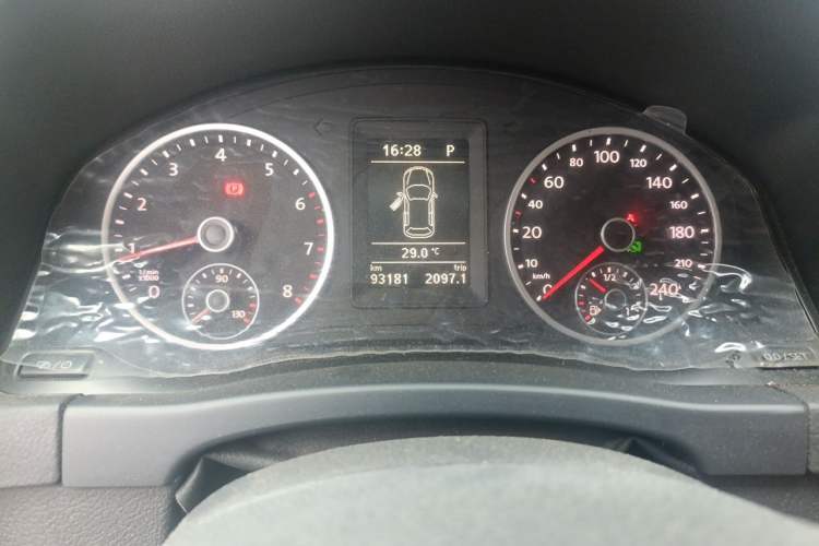 Used Volkswagen Tiguan 2013 1.8 TSI Automatic Two-Wheel Drive Comfort Edition Odometer Close Up