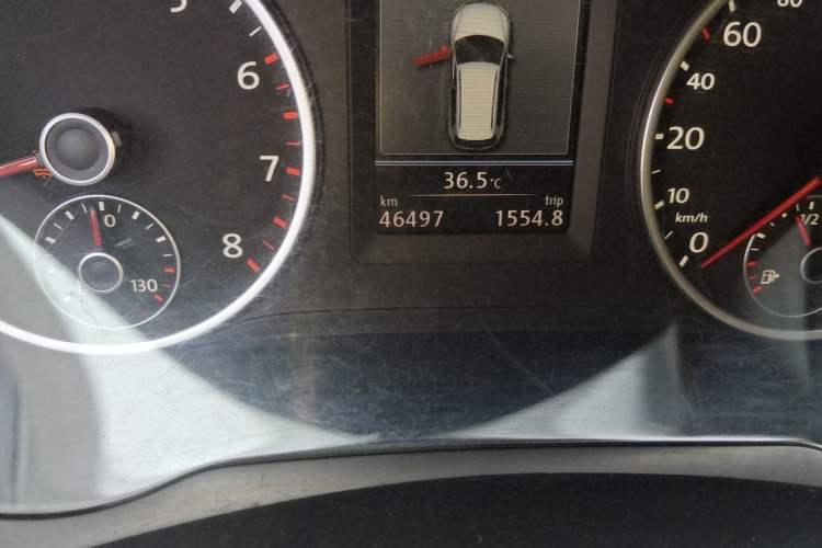 Used Volkswagen Tiguan 2013 1.8TSI Automatic Two-Wheel Drive Luxury Model Odometer Close Up