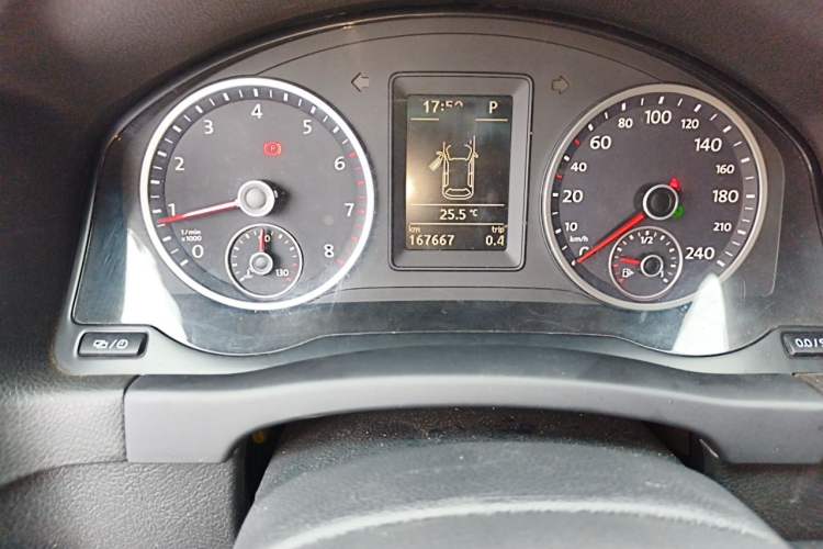 Used Volkswagen Tiguan 2013 1.8TSI Automatic All-Wheel-Drive Comfort Edition Odometer Close Up