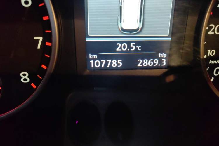 Used Volkswagen Tiguan 2013 2.0 TSI Automatic All-Wheel Drive Luxury Edition Odometer Close Up
