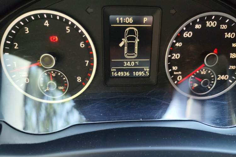 Used Volkswagen Tiguan 2013 1.8TSI Automatic Two-Wheel Drive Trend Edition Odometer Close Up