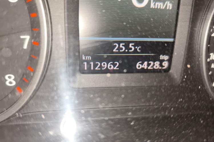 Used Volkswagen Tiguan 2013 2.0 TSI Automatic All-Wheel Drive Luxury Edition Odometer Close Up